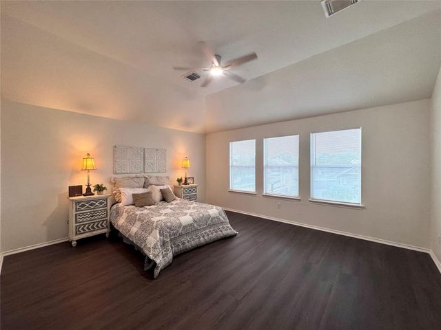 9942 Lynette Falls Drive, Houston, TX 77095