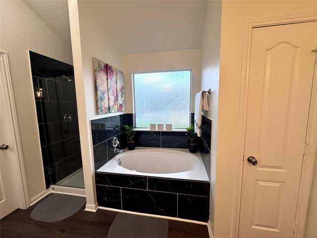 9942 Lynette Falls Drive, Houston, TX 77095