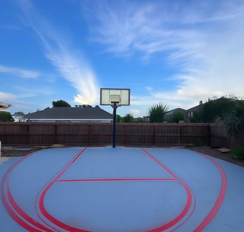 9942 Lynette Falls Drive, Houston, TX 77095