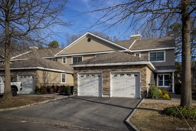 100 Saddle Cove Road 805, Bohemia, NY 11716