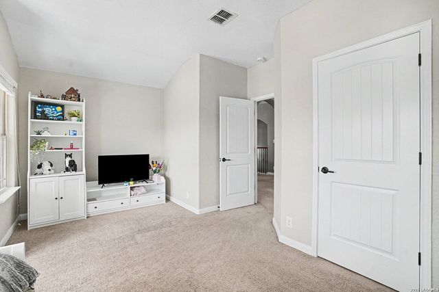 2906 Sawmill Ln, New Braunfels, TX 78130