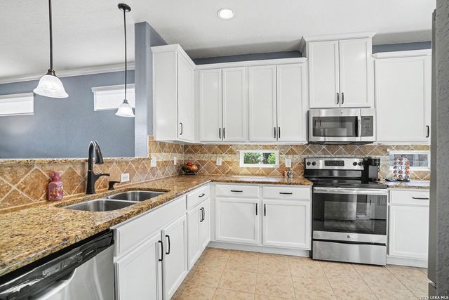 2906 Sawmill Ln, New Braunfels, TX 78130