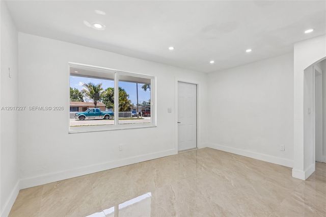 6214 Fletcher St, Hollywood, FL 33023