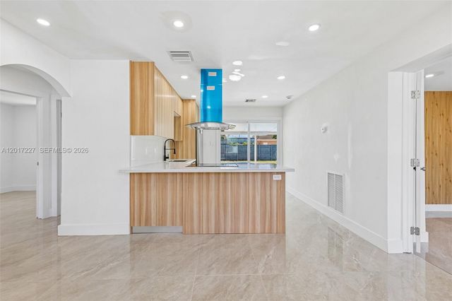 6214 Fletcher St, Hollywood, FL 33023