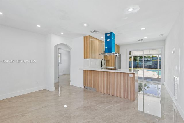 6214 Fletcher St, Hollywood, FL 33023