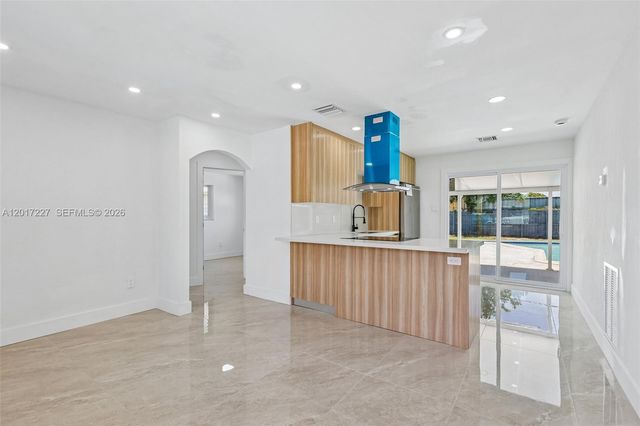 6214 Fletcher St, Hollywood, FL 33023
