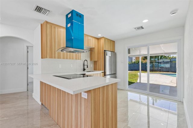 6214 Fletcher St, Hollywood, FL 33023