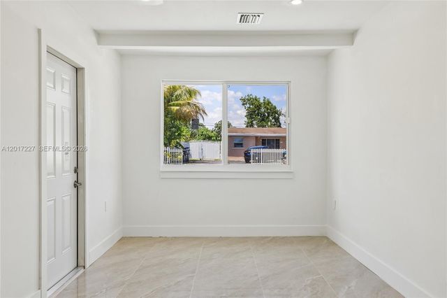 6214 Fletcher St, Hollywood, FL 33023