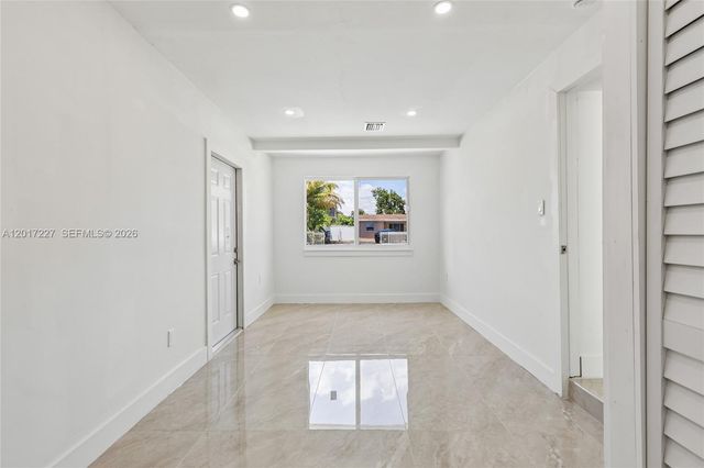 6214 Fletcher St, Hollywood, FL 33023