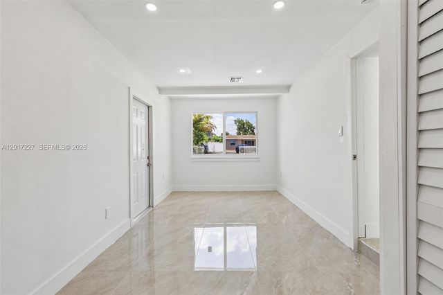 6214 Fletcher St, Hollywood, FL 33023