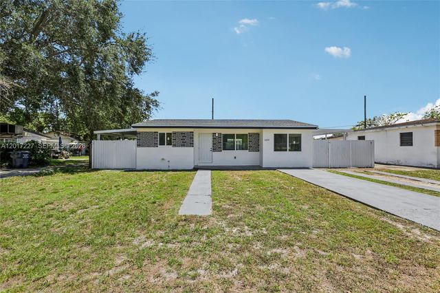 6214 Fletcher St, Hollywood, FL 33023