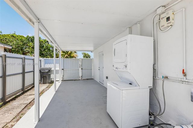 6214 Fletcher St, Hollywood, FL 33023