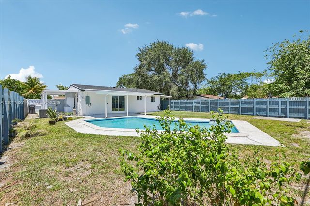 6214 Fletcher St, Hollywood, FL 33023