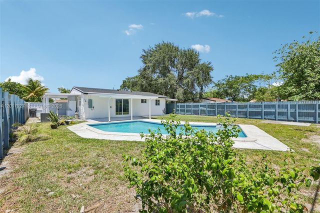 6214 Fletcher St, Hollywood, FL 33023