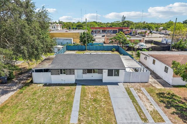 6214 Fletcher St, Hollywood, FL 33023