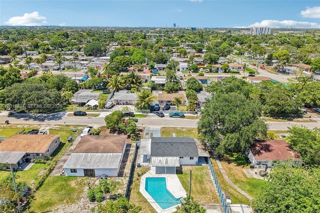 6214 Fletcher St, Hollywood, FL 33023