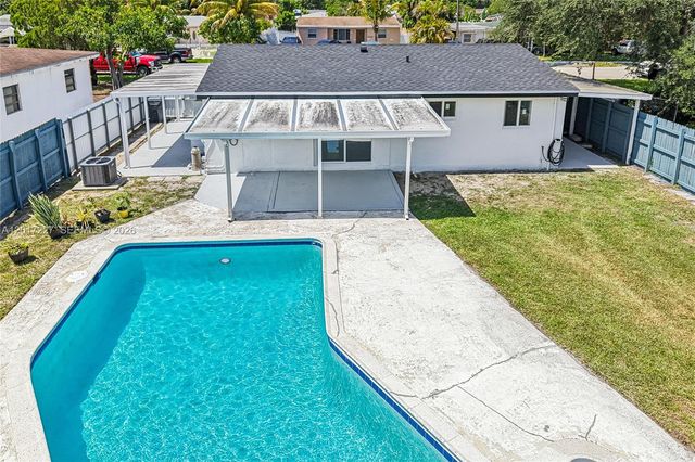 6214 Fletcher St, Hollywood, FL 33023