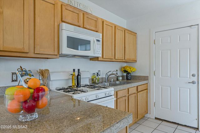 2532 N Fair Oaks Avenue, Tucson, AZ 85712