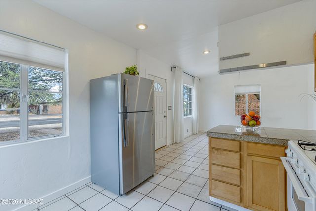 2532 N Fair Oaks Avenue, Tucson, AZ 85712