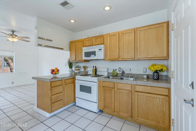 2532 N Fair Oaks Avenue, Tucson, AZ 85712