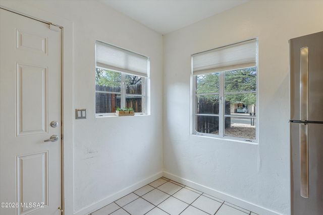 2532 N Fair Oaks Avenue, Tucson, AZ 85712