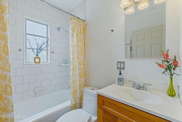 2532 N Fair Oaks Avenue, Tucson, AZ 85712