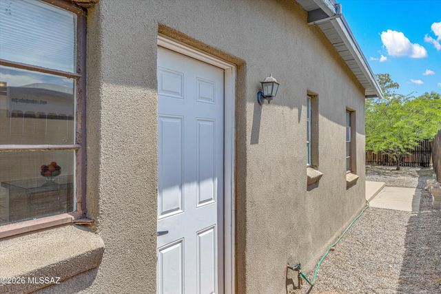 2532 N Fair Oaks Avenue, Tucson, AZ 85712