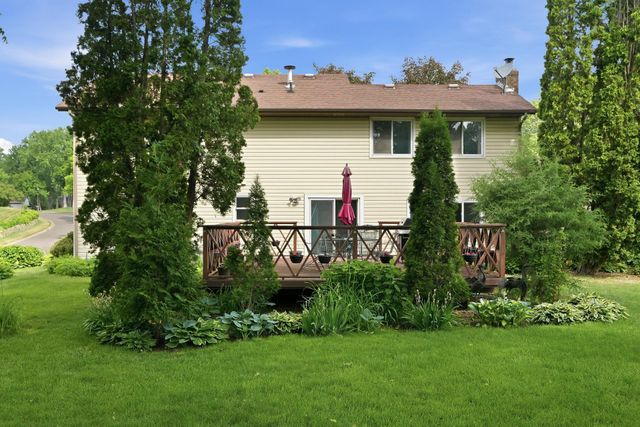8527 Isle Avenue S, Cottage Grove, MN 55016