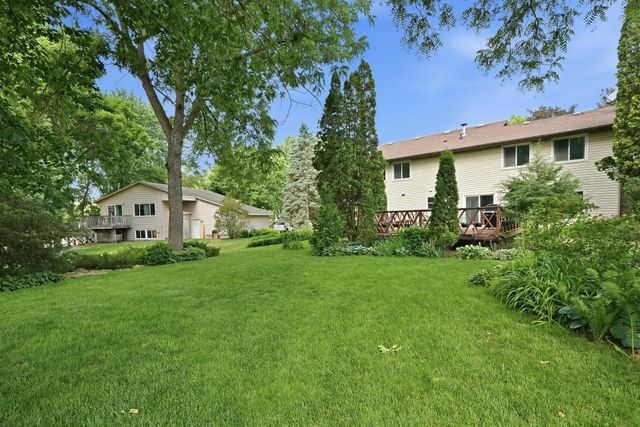 8527 Isle Avenue S, Cottage Grove, MN 55016