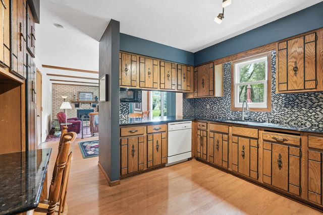 8527 Isle Avenue S, Cottage Grove, MN 55016