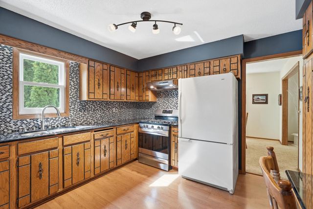 8527 Isle Avenue S, Cottage Grove, MN 55016