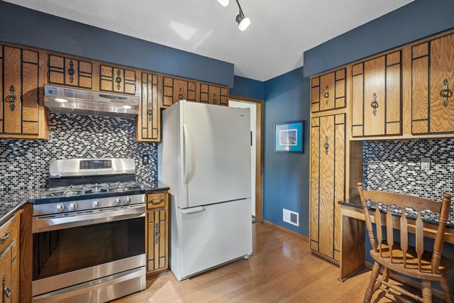 8527 Isle Avenue S, Cottage Grove, MN 55016