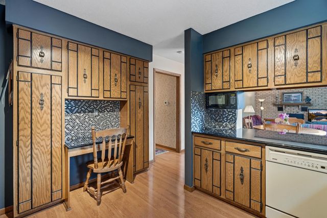 8527 Isle Avenue S, Cottage Grove, MN 55016