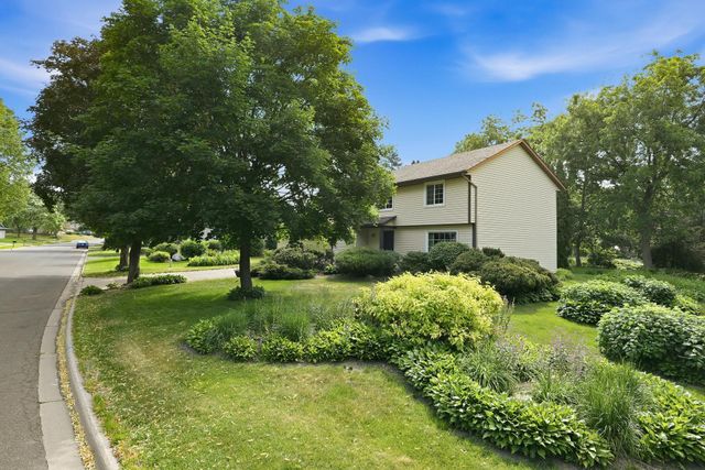 8527 Isle Avenue S, Cottage Grove, MN 55016