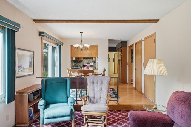 8527 Isle Avenue S, Cottage Grove, MN 55016