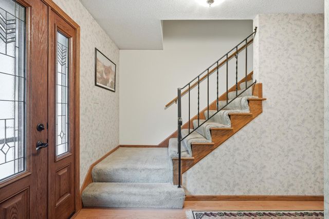 8527 Isle Avenue S, Cottage Grove, MN 55016