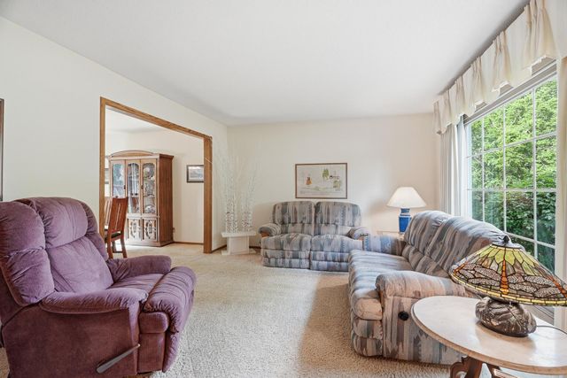 8527 Isle Avenue S, Cottage Grove, MN 55016