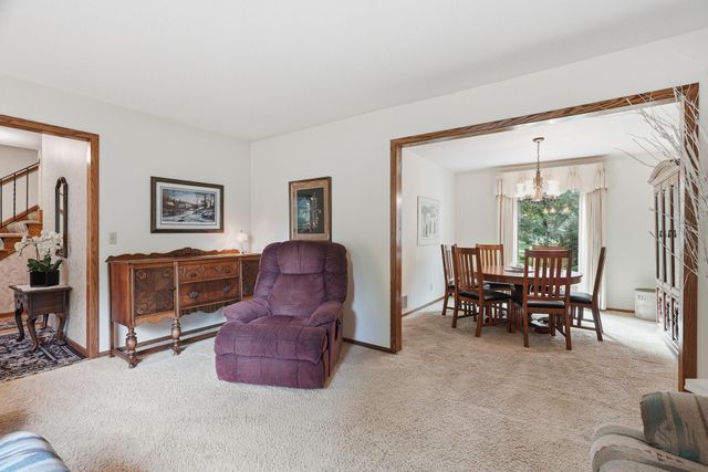 8527 Isle Avenue S, Cottage Grove, MN 55016