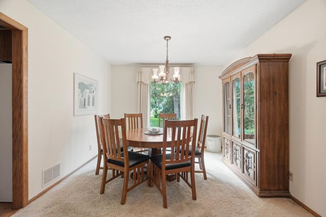 8527 Isle Avenue S, Cottage Grove, MN 55016