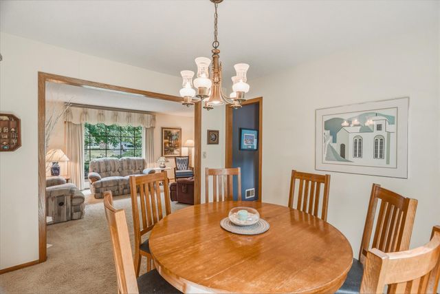 8527 Isle Avenue S, Cottage Grove, MN 55016