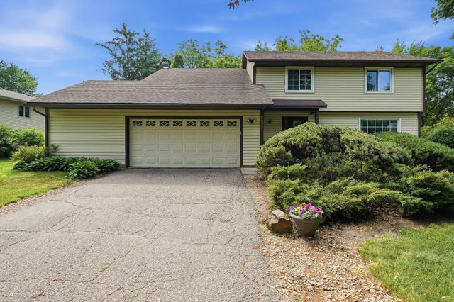 8527 Isle Avenue S, Cottage Grove, MN 55016