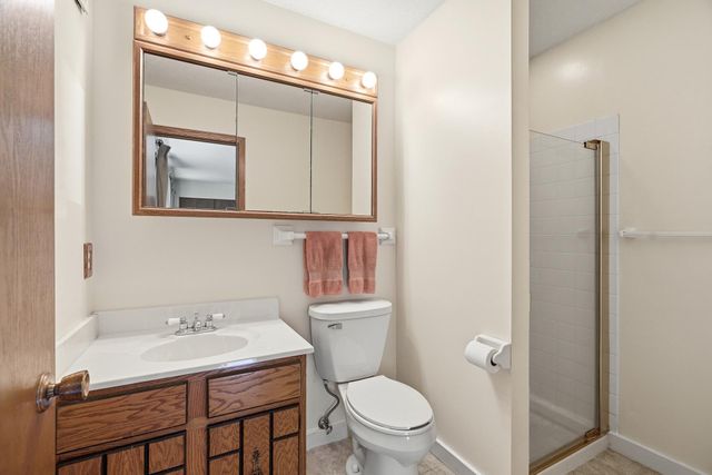 8527 Isle Avenue S, Cottage Grove, MN 55016