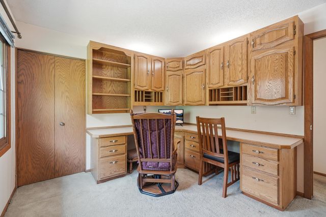 8527 Isle Avenue S, Cottage Grove, MN 55016