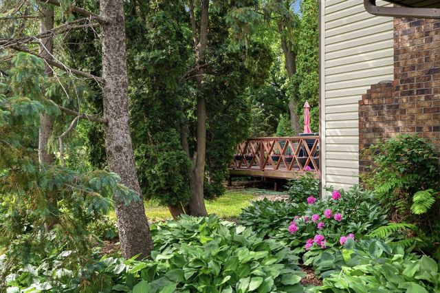 8527 Isle Avenue S, Cottage Grove, MN 55016