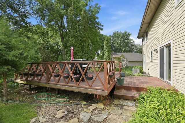 8527 Isle Avenue S, Cottage Grove, MN 55016