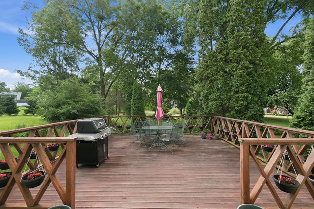 8527 Isle Avenue S, Cottage Grove, MN 55016
