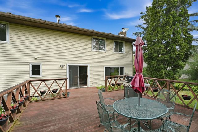 8527 Isle Avenue S, Cottage Grove, MN 55016