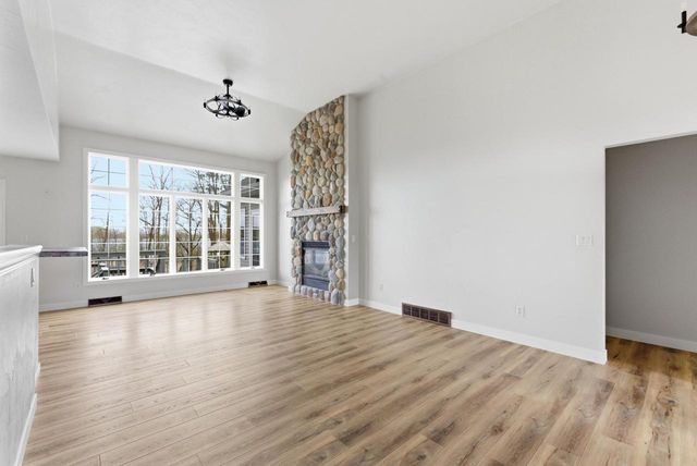 633 S Neumeyer LANE, Brillion, WI 54110