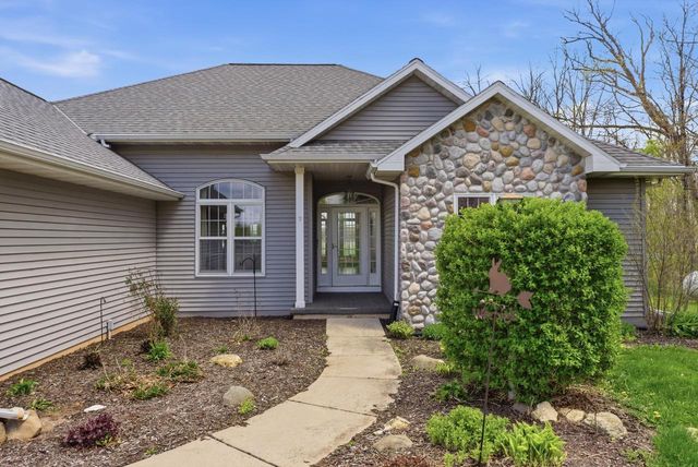 633 S Neumeyer LANE, Brillion, WI 54110