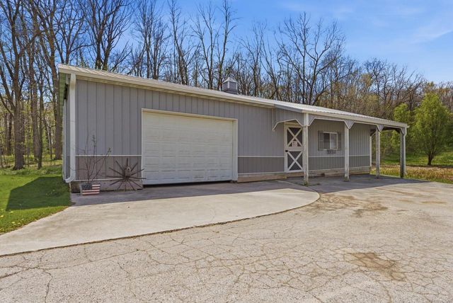 633 S Neumeyer LANE, Brillion, WI 54110